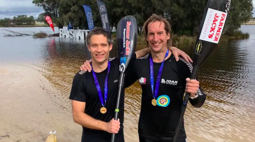 Read more about the article Paddling pair score line honours